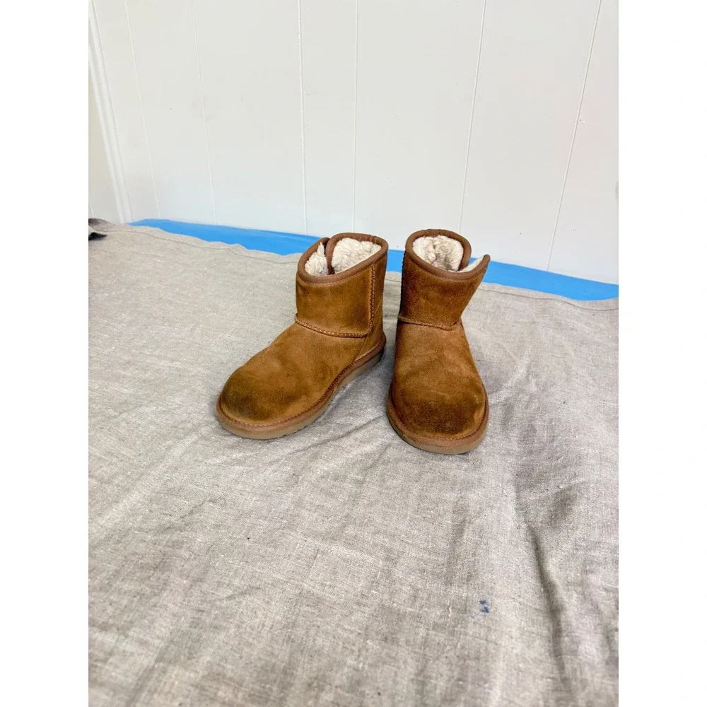 UGG Kids Classic Mini II Chestnut Brown Suede Sheepskin Boots Size‎ 13 111889K